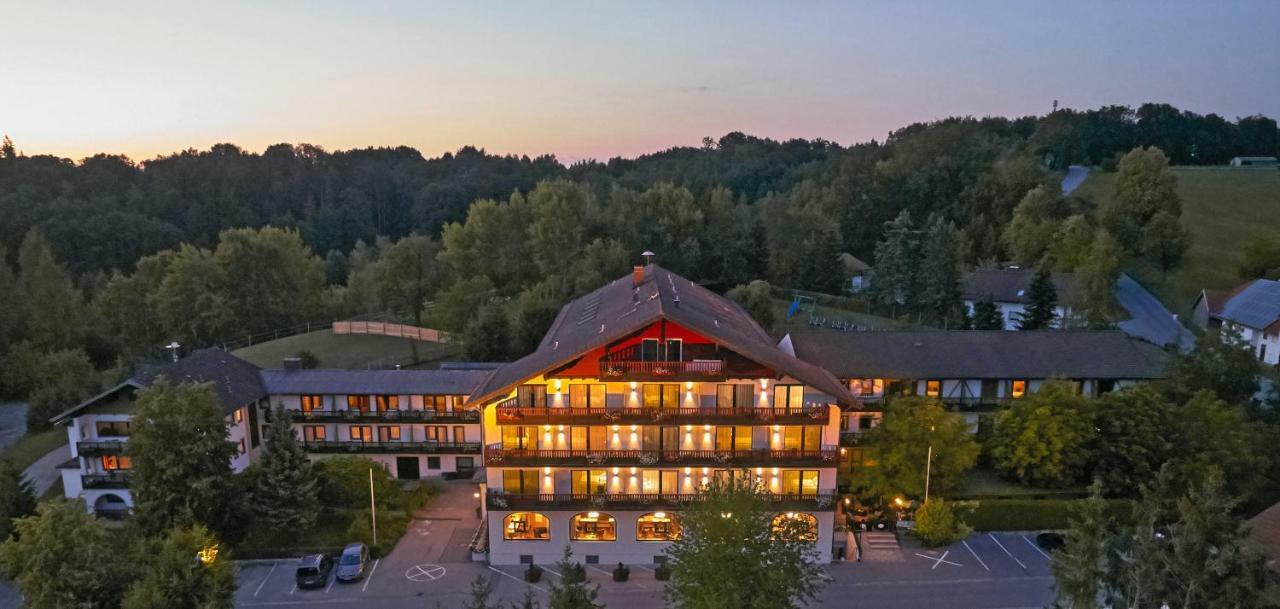 Wellnesshotel Zum Koch Ortenburg المظهر الخارجي الصورة
